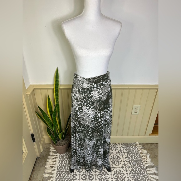 Sonoma Green Tie-Dye Boho Maxi Skirt S Soft Stretch Waist Earthy Vibes - Picture 1 of 12